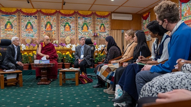 О первом дне саммита с Далай-ламой на тему «Сострадательное лидерство»