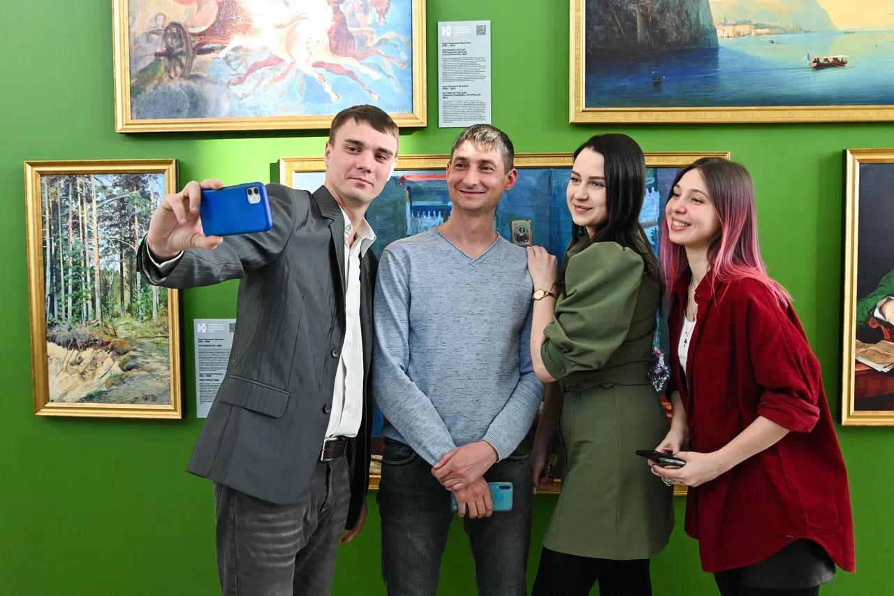 Фото Новосибирский художественный музей открыл свое отделение в аэропорту Толмачево 5